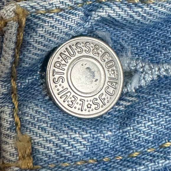 Levi's Size 33 Light Blue Jean Shorts - Picture 3 of 7